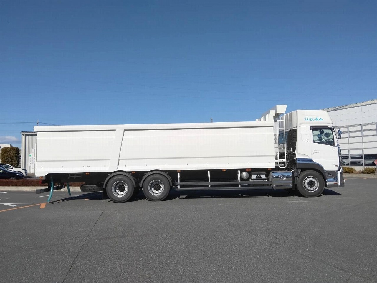 HARDOX®︎500TUFを使ったGVW25t車のスクラップ運搬車両