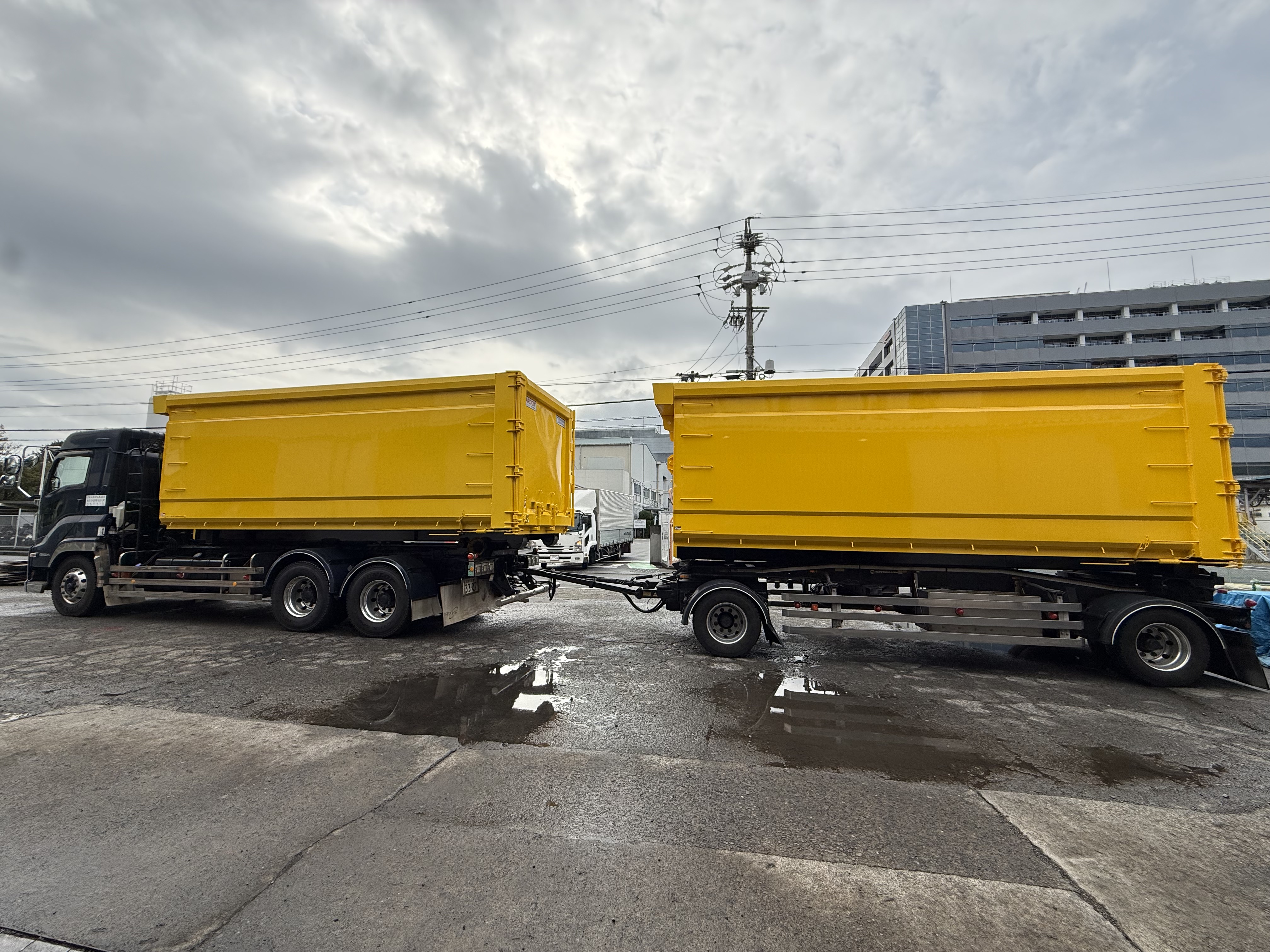 HARDOX® 産業廃棄物運搬用 30㎥ 脱着コンテナ 製作写真1